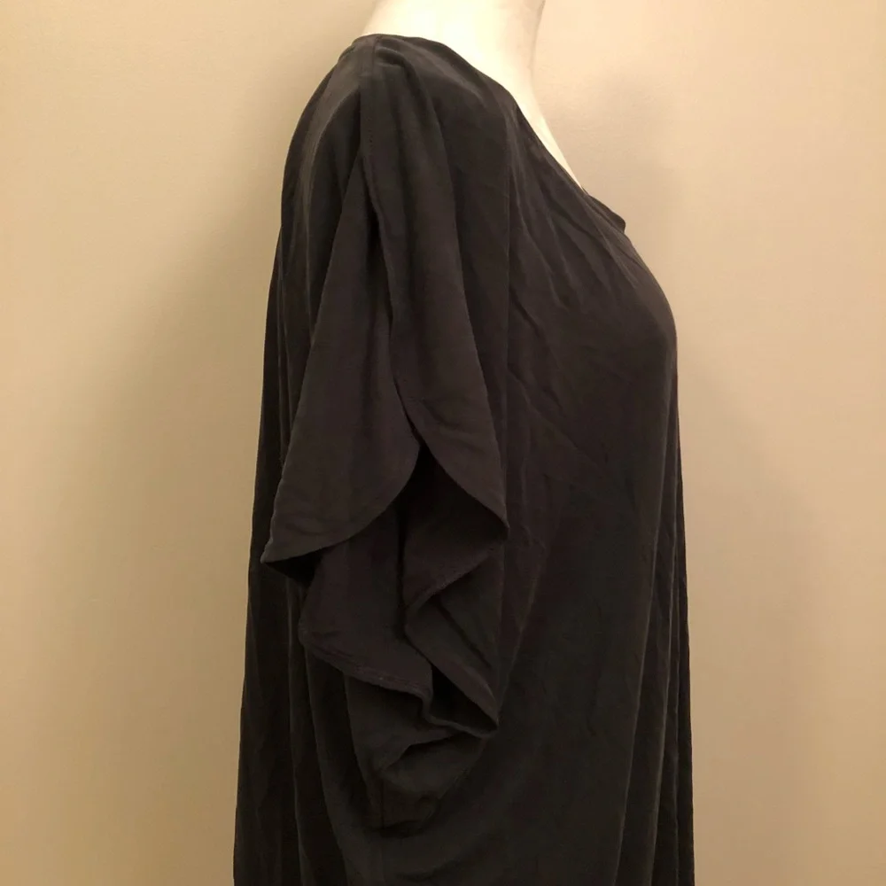 NWT Old Navy Tulip Sleeve Black T-Shirt! - Picture 2 of 4